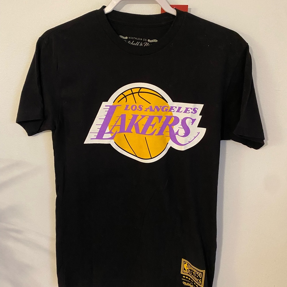 Los Angeles Lakers NWT Small Mitchell & Ness T-Shirt